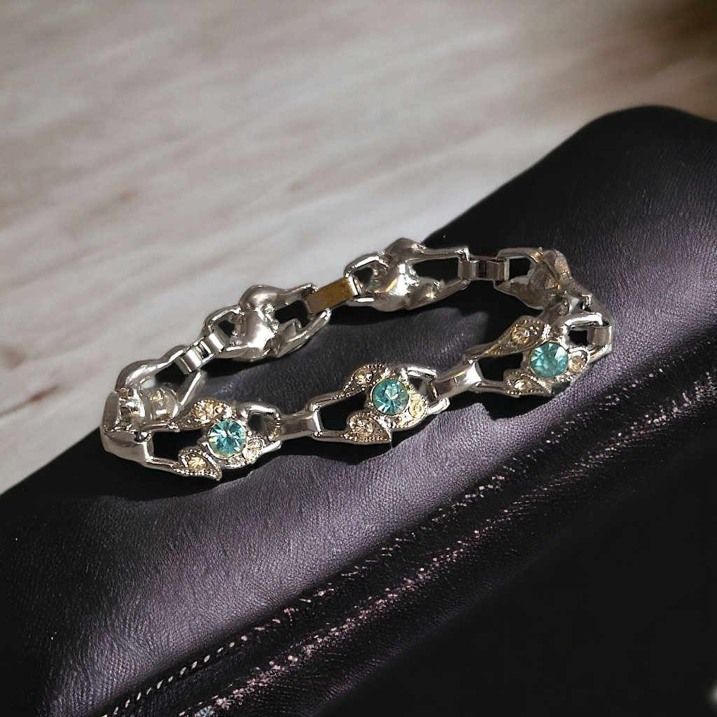 Vintage Unmarked Silver Tone And Aqua Rhinestone Bracelet Costume Jewelry